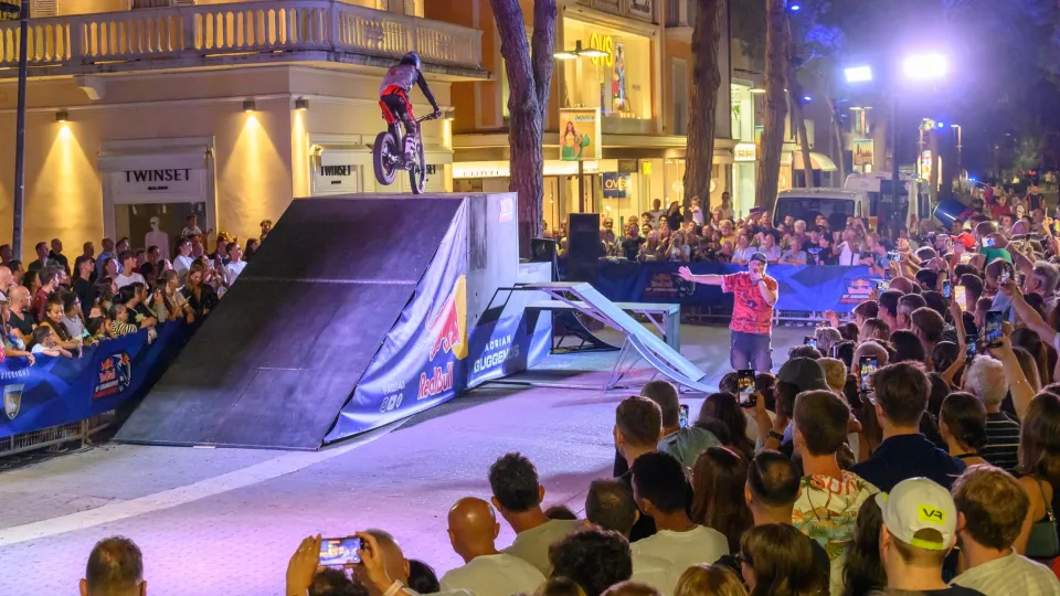 Red Bull Riders Night in viale Ceccarini nel 2024