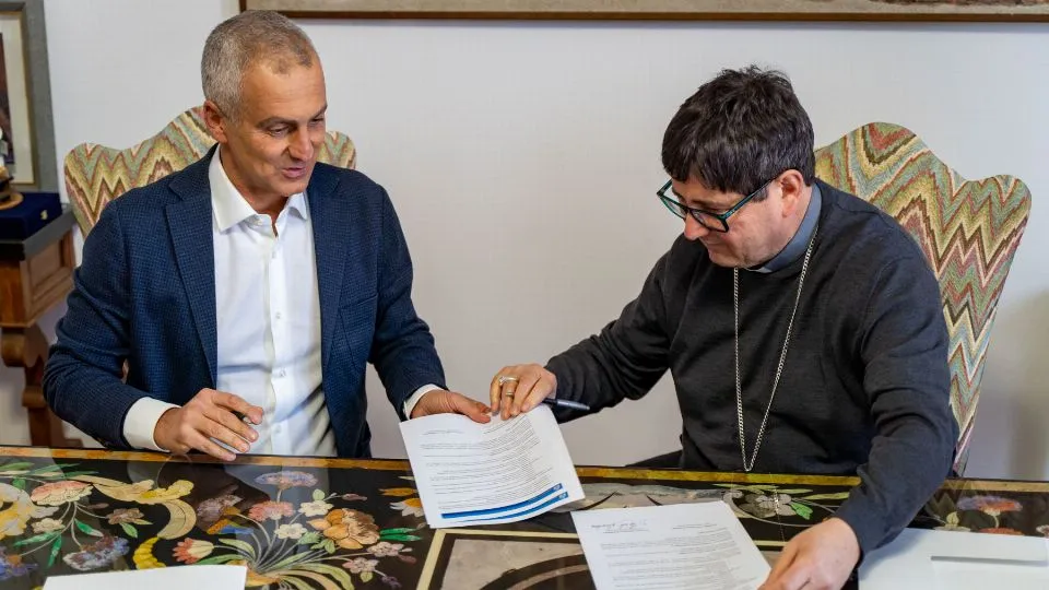 la firma del protocollo
