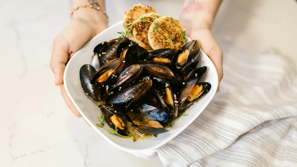 Un piatto di cozze (foto tratta da Pexels)