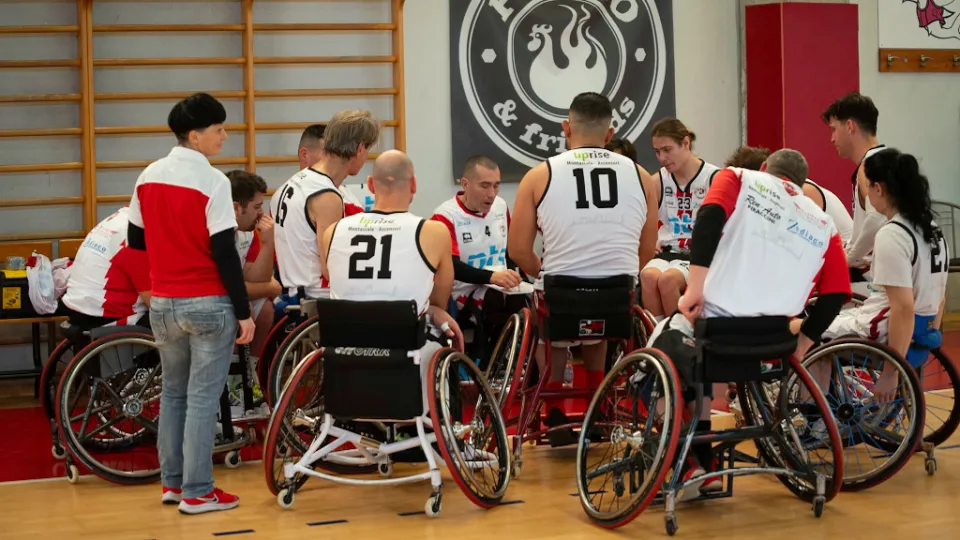 Un time out di Riviera Basket Rimini