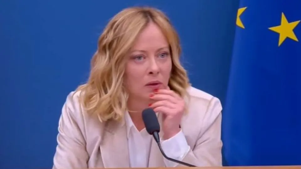 Giorgia Meloni in conferenza stampa