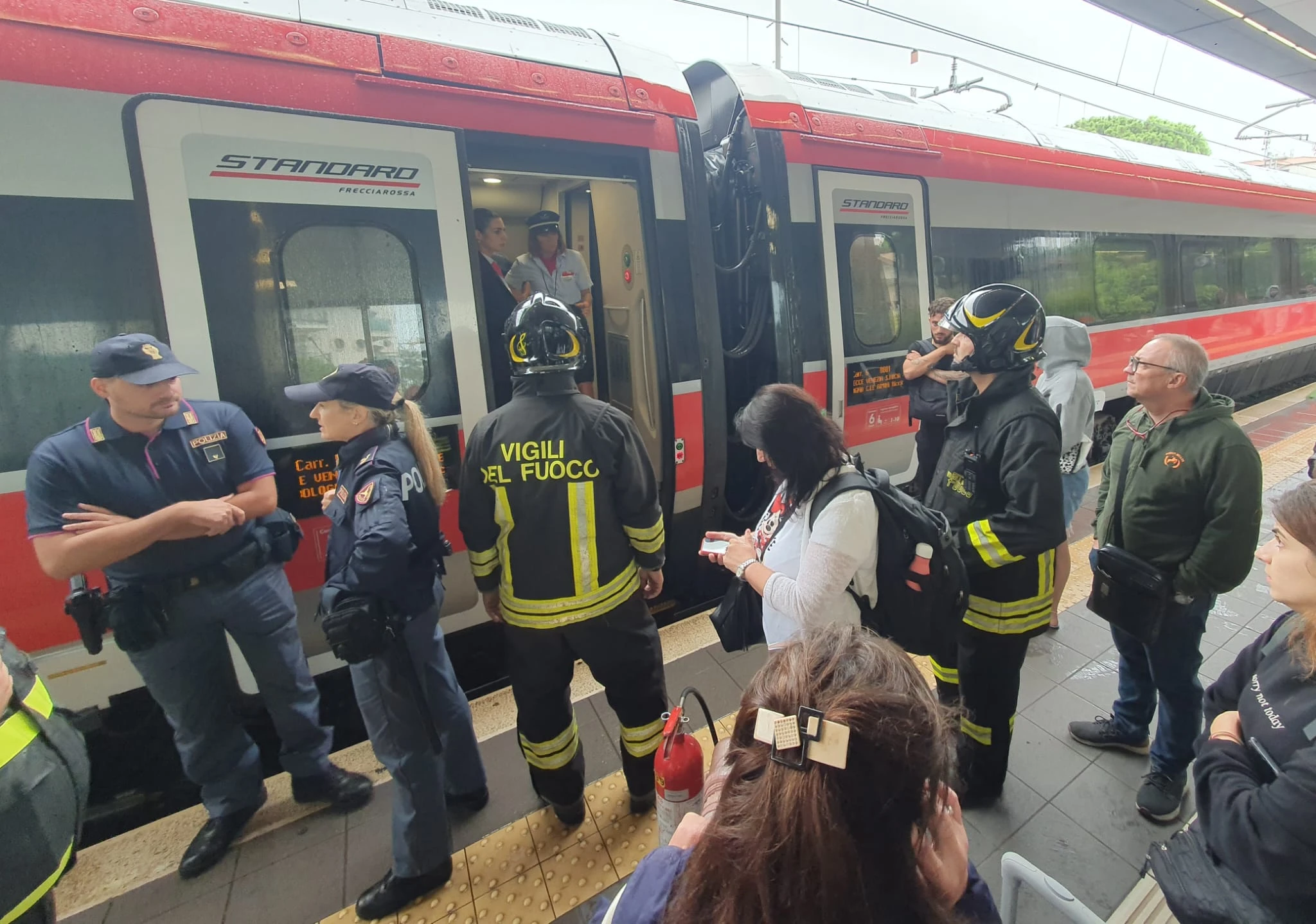 principio di incendio su un Frecciarossa, passeggeri a terra a Riccione (Adriapress)