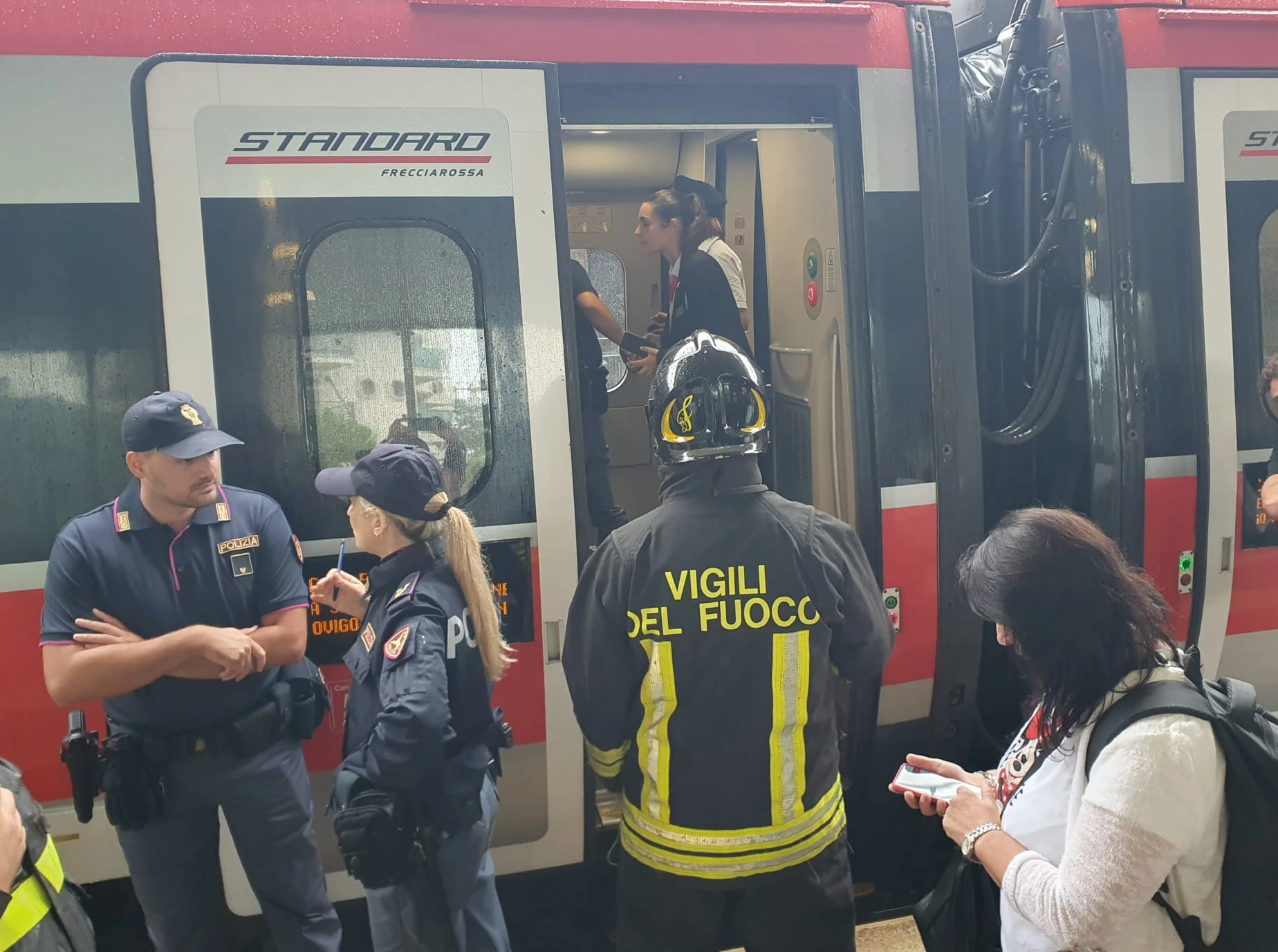 principio di incendio su un Frecciarossa, passeggeri a terra a Riccione (Adriapress)