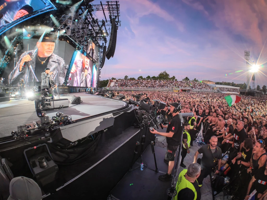 le foto pubblicate sulla pagina fb ufficiale di Vasco Rossi