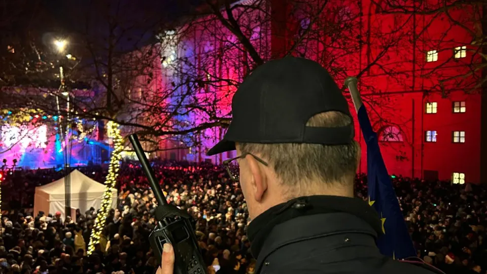 Agente a presidio nella notte di Capodanno in piazza Malatesta