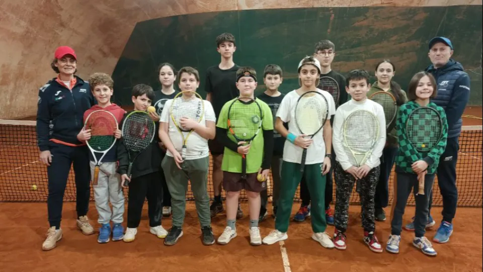 Allievi e staff tecnico del Circolo Tennis Venustas