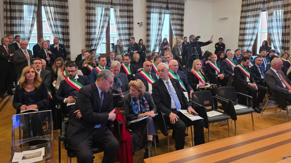 Amministratori riuniti per la proclamazione di Capitale del Mare