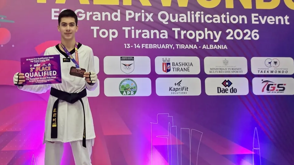 Andreas Miserendino con la medaglia di bronzo a Tirana