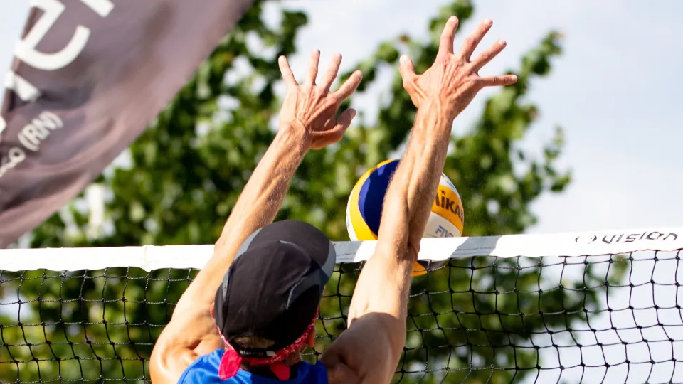Beach volley agenti di Polizia locale (©GSPM Riccione Ph N.V.)