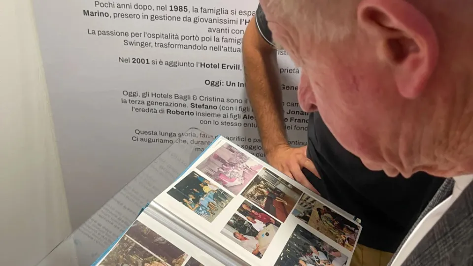 Bernard sfoglia i ricordi