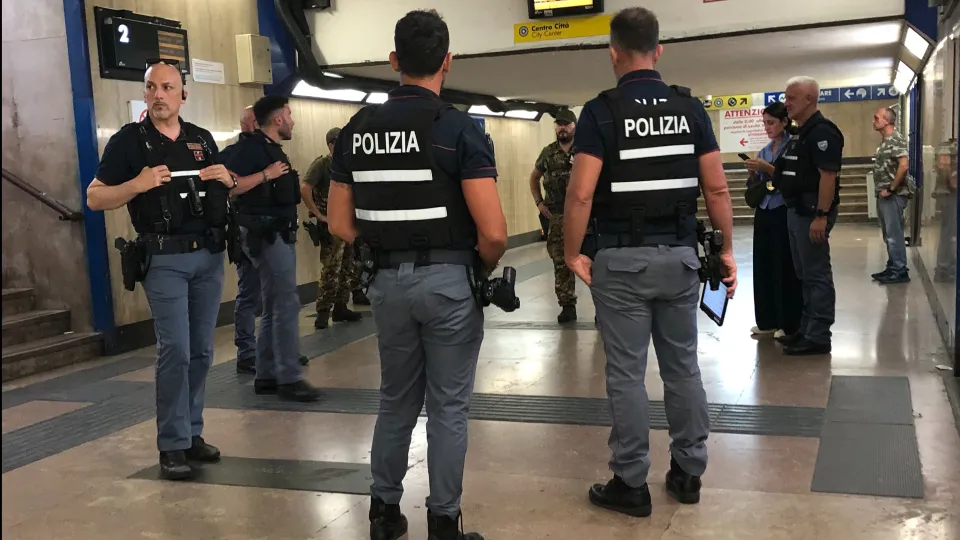 controlli in stazione a Rimini