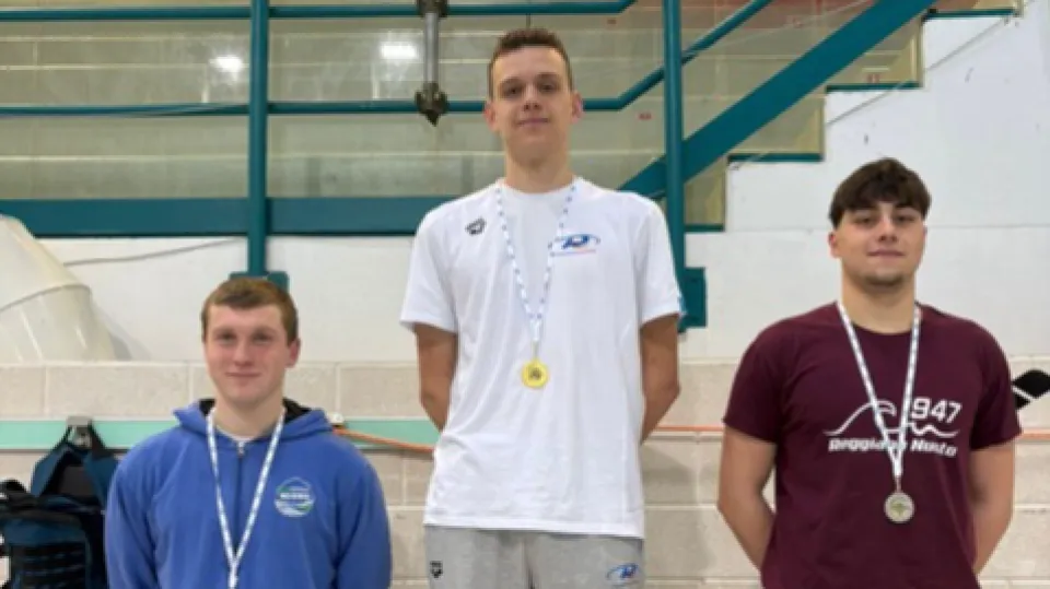 Cristian Piccininni sul gradino più alto del podio