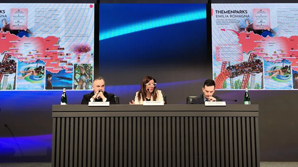 Da sinistra, Emanuele Burioni, Roberta Frisoni e Matteo Gozzoli