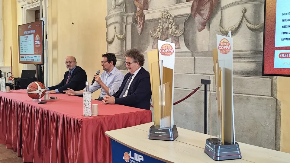 da sinistra, il prefetto di Ravenna, Ricciardi, il sindaco di Ravenna Barattoni e il presidente della LNP Maiorana