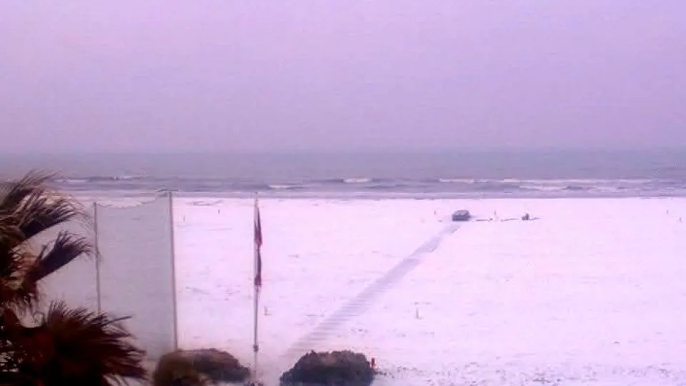 dalla webcam del bagno 99 Loretta di Rimini