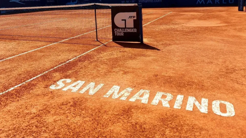 Dettaglio di uno dei campi del Centro Tennis Cassa di Risparmio di Montecchio