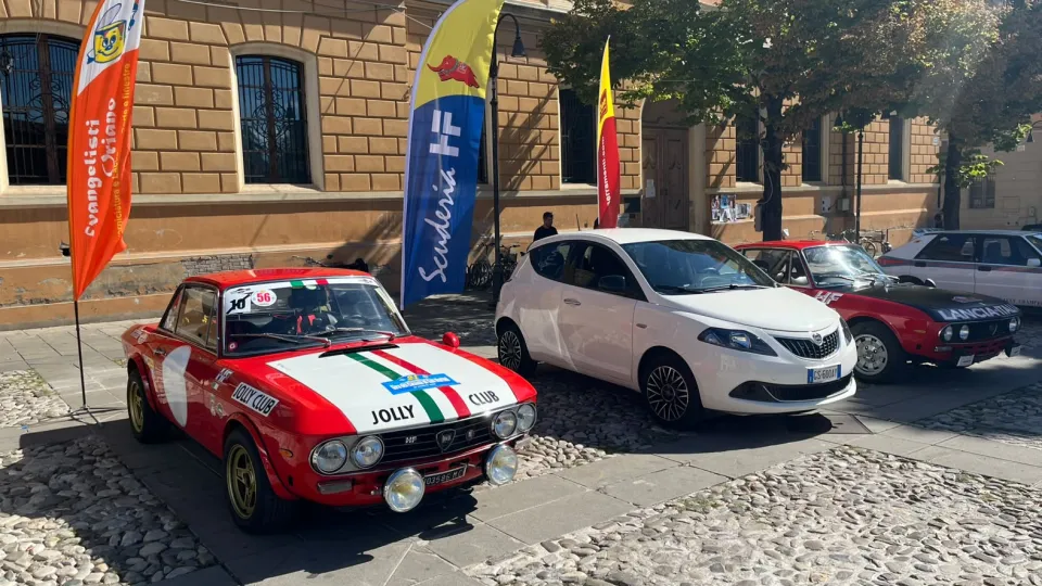 Diversi modelli di Lancia Y