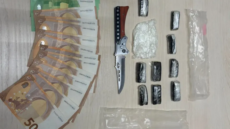 droga e denaro sequestrati