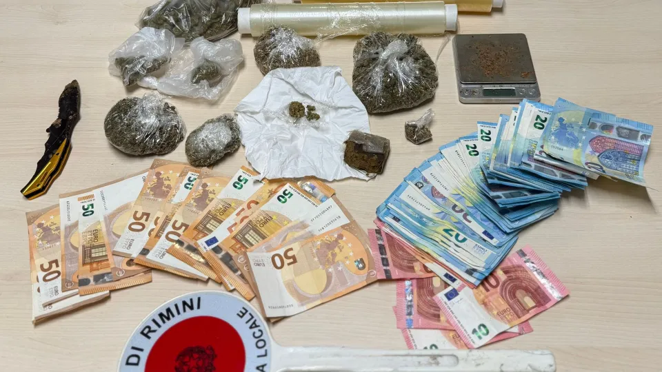 droga e denaro sequestrati