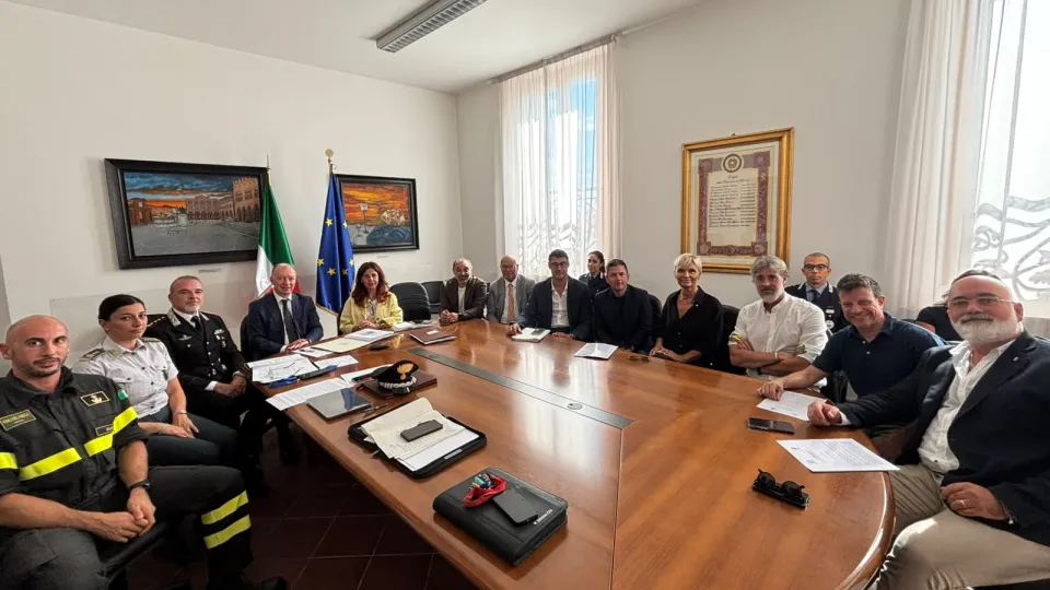 firma patto sicurezza in Prefettura