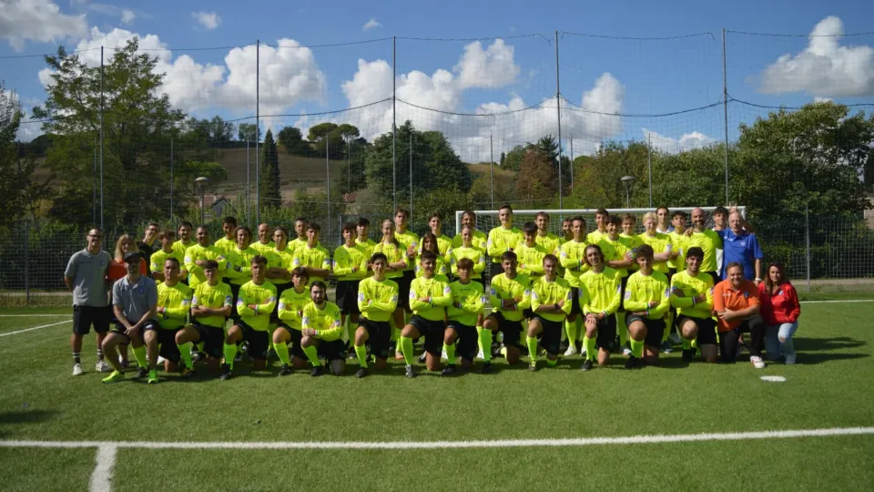 Foto di gruppo al raduno di inizio stagione