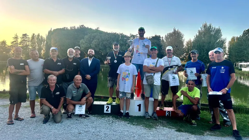 Foto di gruppo al termine della gara