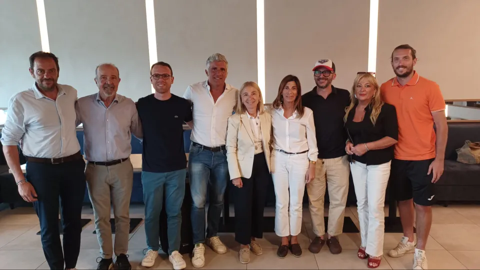 Foto di gruppo al termine della presentazione
