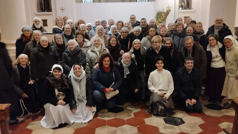 foto di gruppo dopo la celebrazione per l'avvio dell'anno giubilare francescano