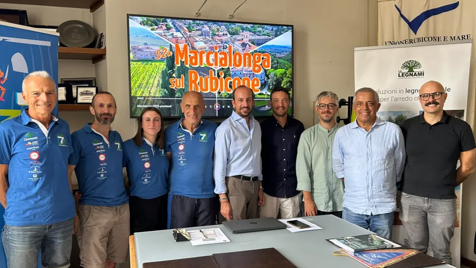 Foto di gruppo in occasione della presentazione