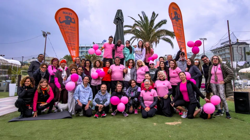 foto di gruppo per MOVE FOR PINK