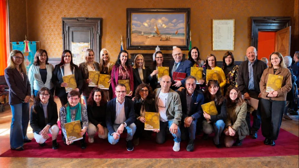 foto dopo la conferenza stampa