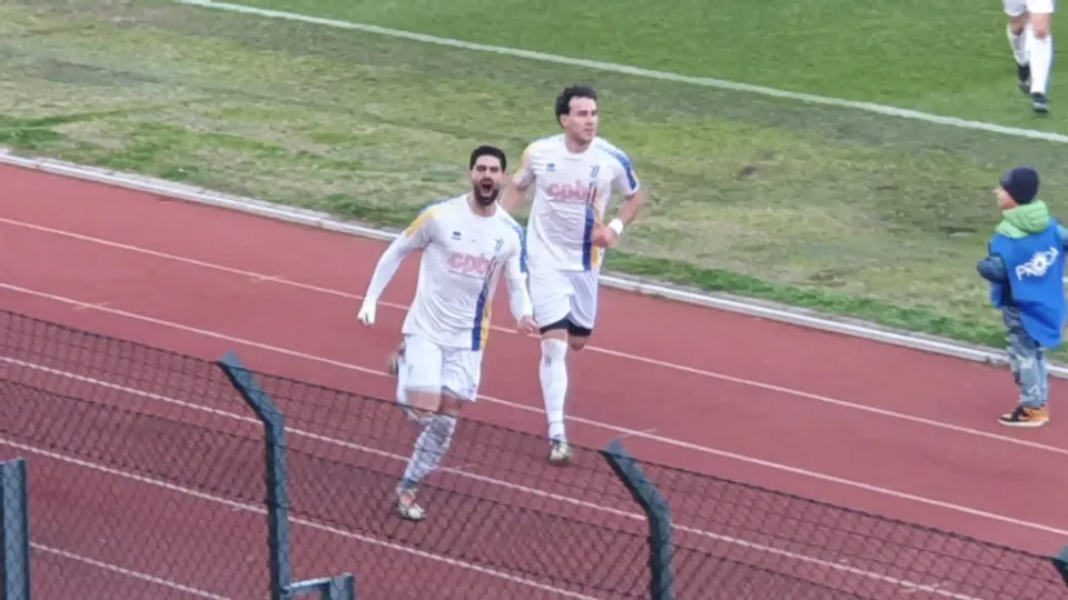 Giacomo Cecconi festeggia il gol dell'1-0