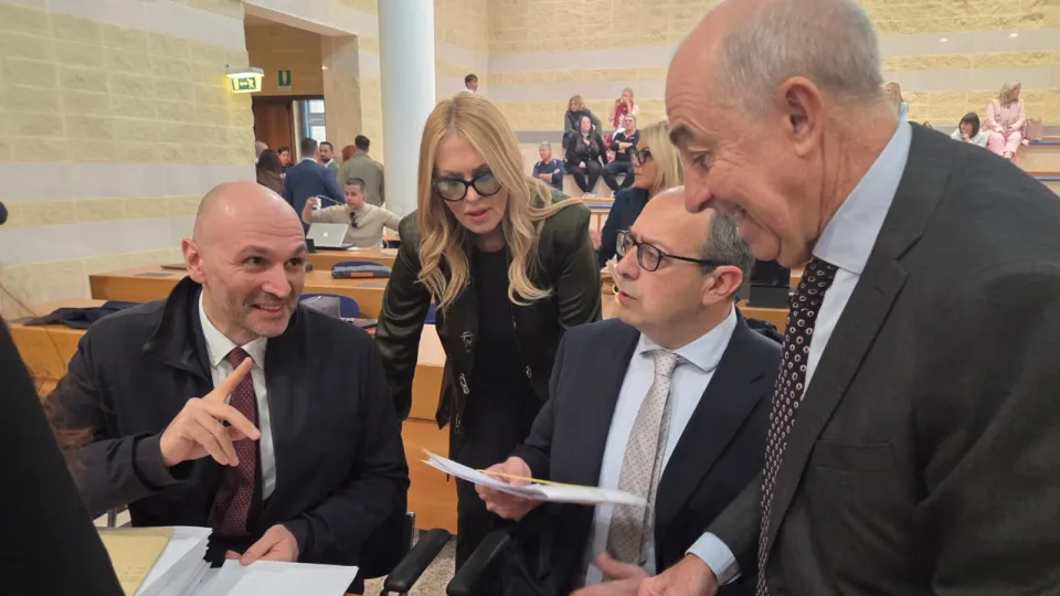 Gli avvocati di Dassilva, la criminologa Bruzzone e il pm Paci in aula (foto Migliorini)