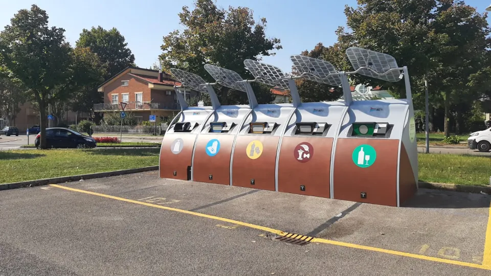 gli eco self per i rifiuti