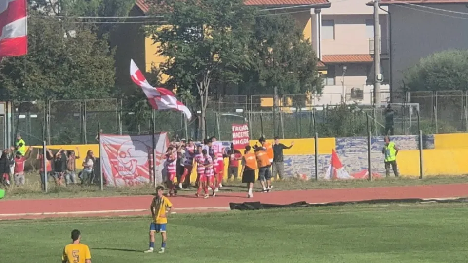 I giocatori del Rimini in festa