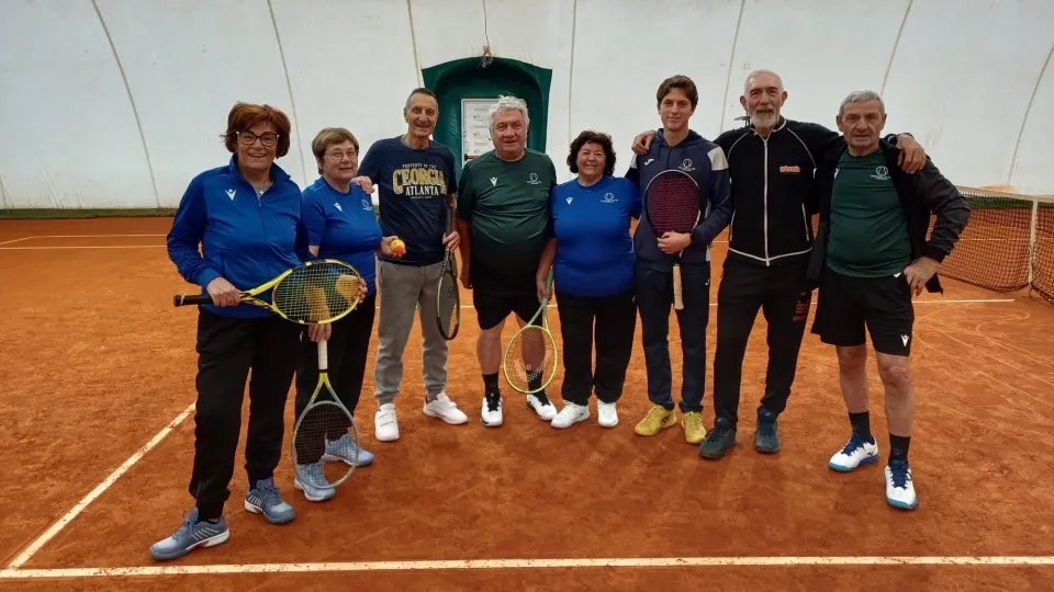 I maestri del Tc Viserba con i partecipanti a