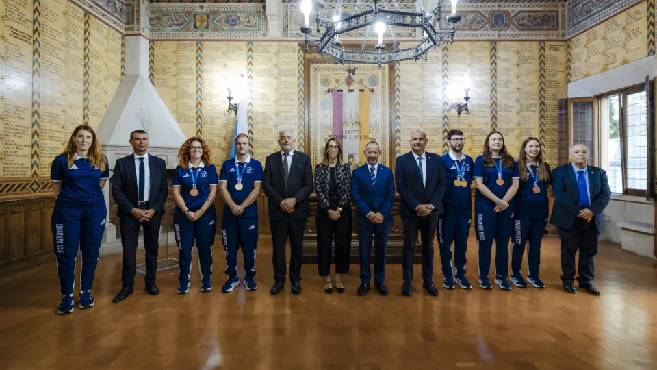 I medagliati con i Capitani Reggenti Alice Mina e Vladimiro Selva
