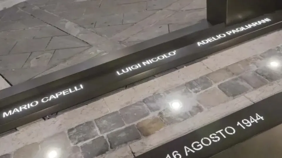 i nomi dei Tre Martiri nella piazza a loro dedicata