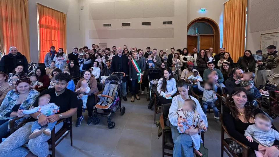 i nuovi nati del 2025 a Cattolica incontrano la sindaca