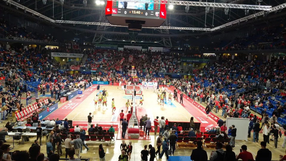 Il colpo d'occhio offerto dalla Vitrifrigo Arena di Pesaro