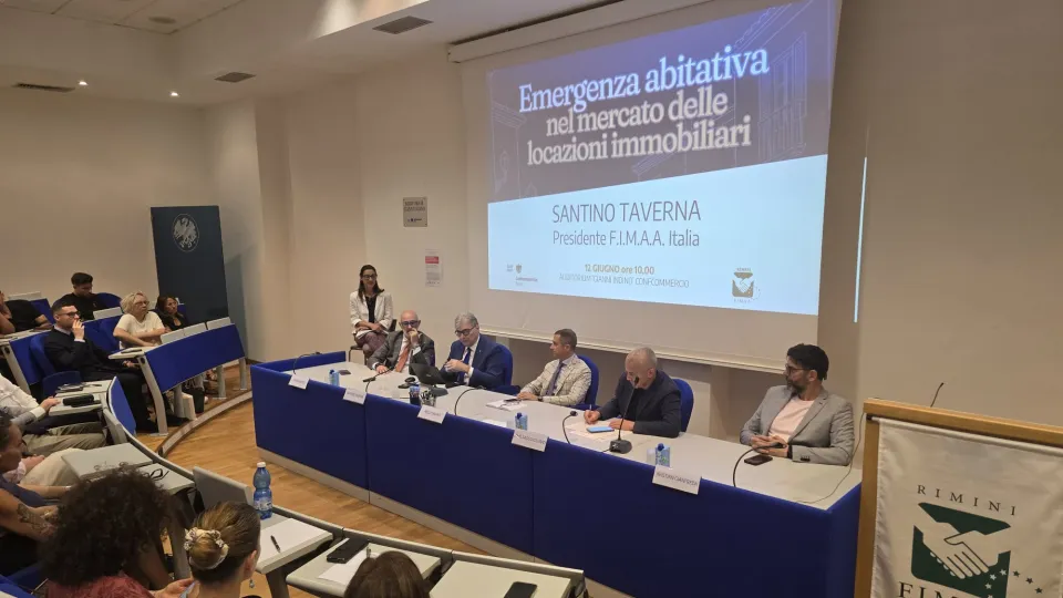 il convegno sull'emergenza abitativa