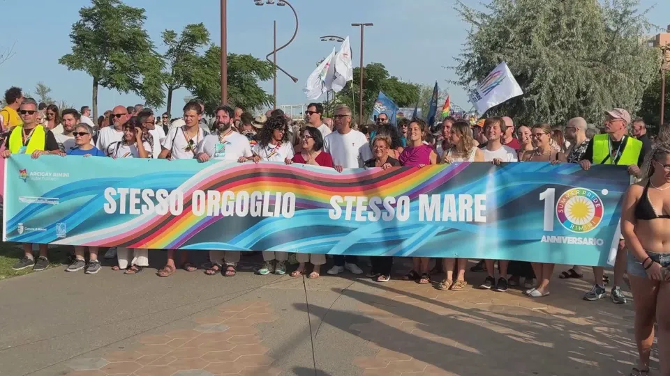 il corteo del Rimini Summer Pride