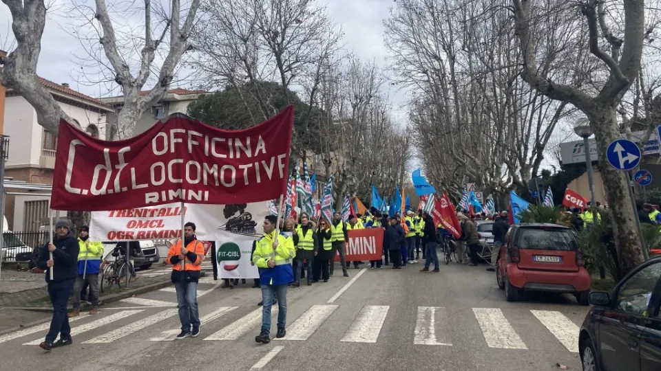 Il corteo in marcia