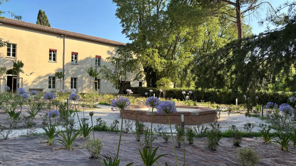 il giardino riqualificato dell'ISSR Marvelli di Rimini