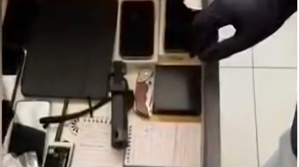 il materiale sequestrato dalla Polizia