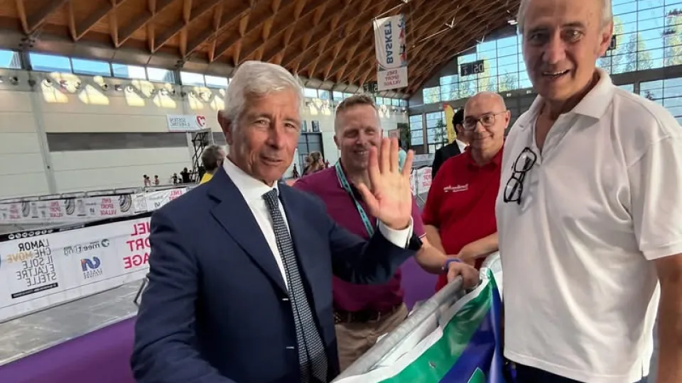 Il Ministro Abodi con il Maestro del CKR Roberto Corbelli