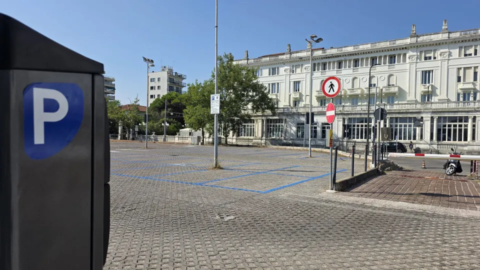 il parcheggio del Grand Hotel di Riccione