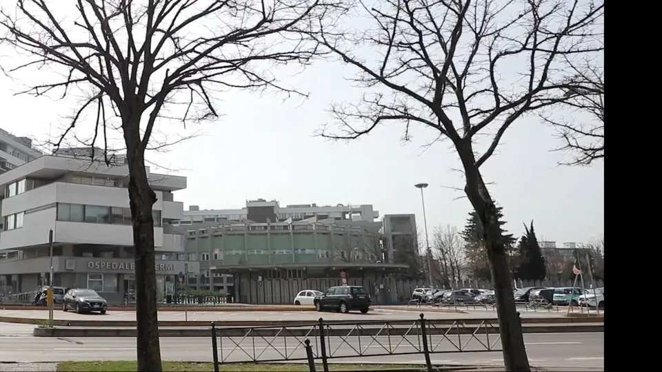 il parcheggio dell'ospedale su viale Settembrini