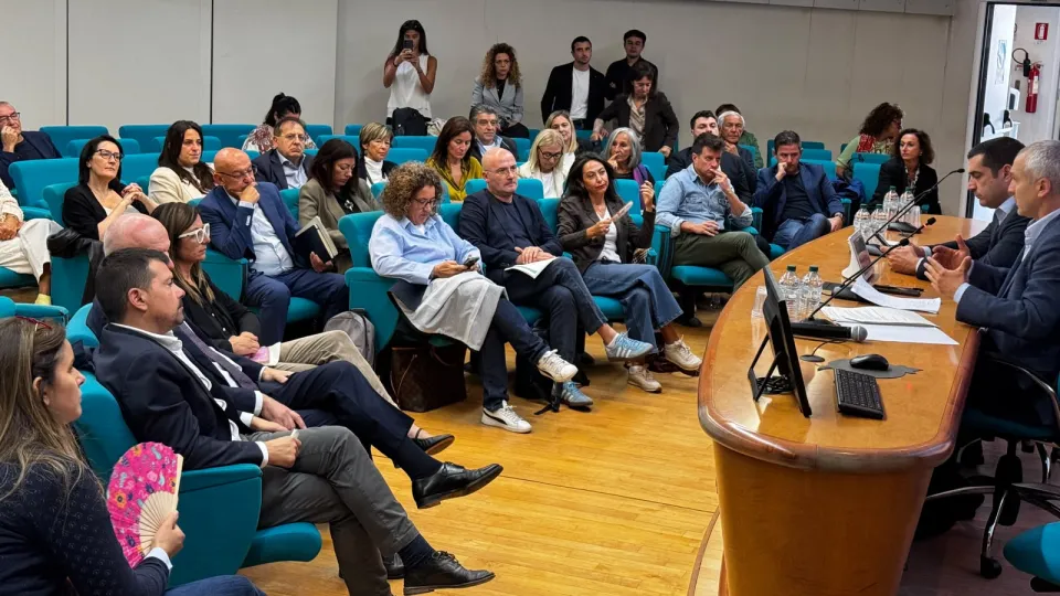 il presidente de Pascale incontra i sindaci