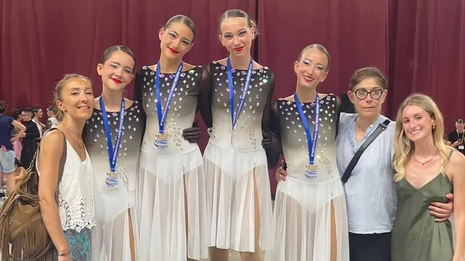 Il quartetto Green Pearl Show Blue con le allenatrici Alice Cappellini, Daniela Fasanella e Giulia Sciannimanico